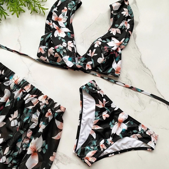 Beautiful Printed Swimwear and Cover 3 pieces - Picture 3 of 7